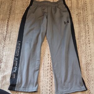 Under Armour Kids Gray and Black Joggers With Pockets Sz Small
